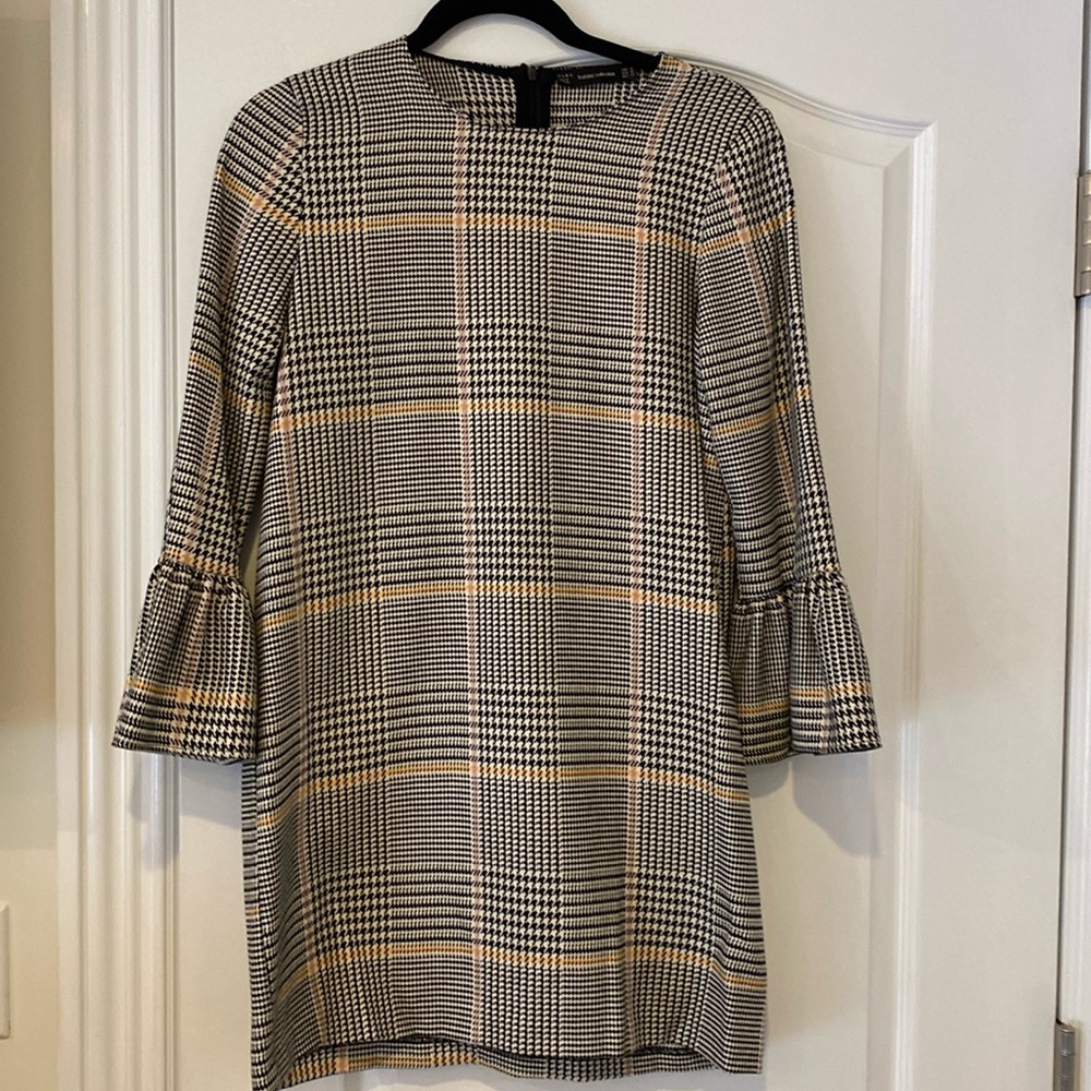 Zara woman’s Back and white checkered dress Sz M